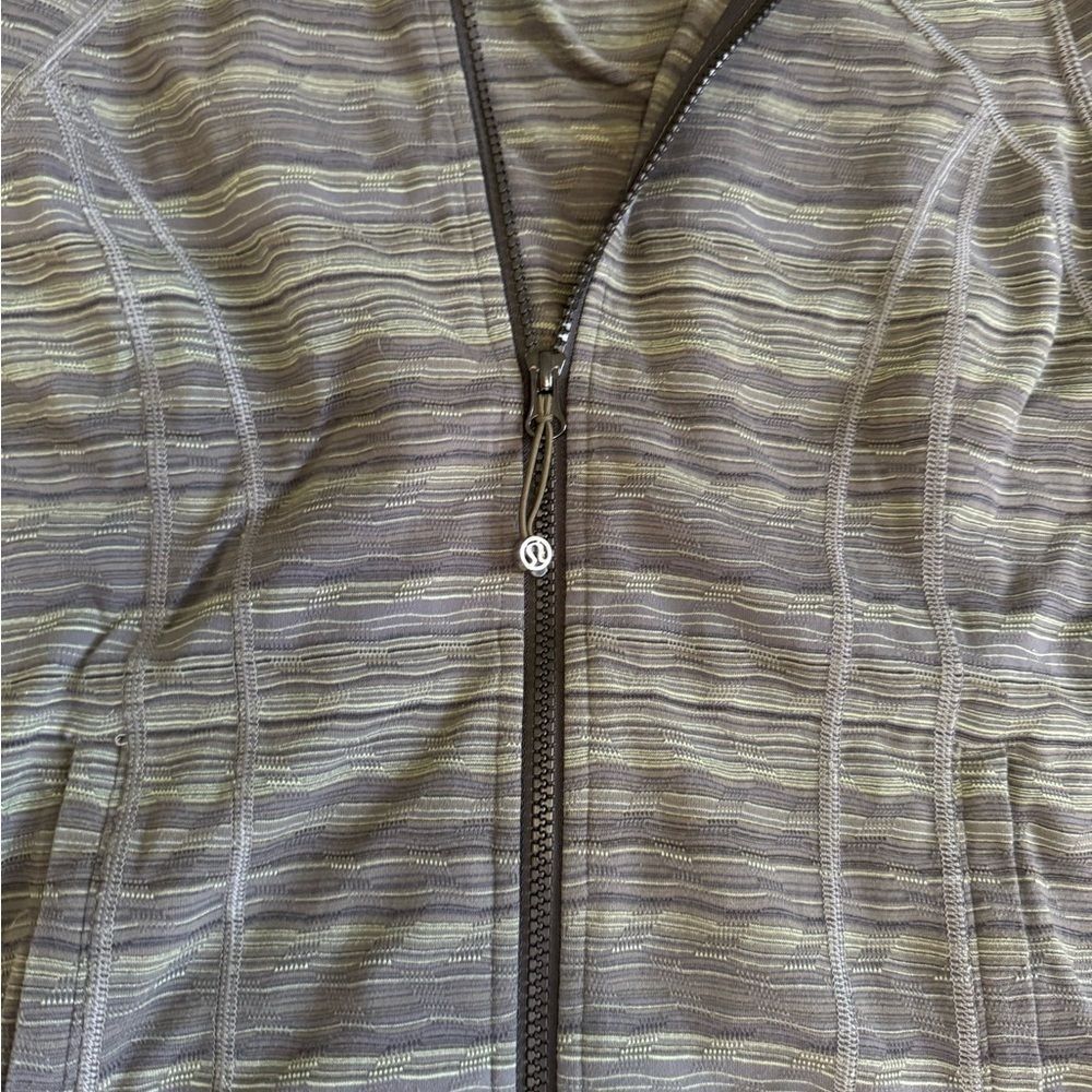 Lululemon Athletica hooded zip up size 6 - Picture 3 of 8